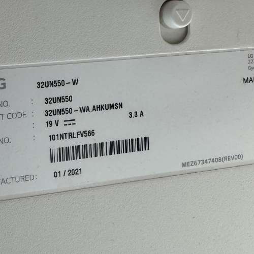 平放 LG 32吋 4K Monitor (32UN550-W) 運作正常 (邊位有瑕疵)