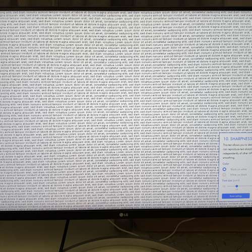 平放 LG 32吋 4K Monitor (32UN550-W) 運作正常 (邊位有瑕疵)