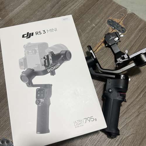 [淨擺極少用] 出售極新淨 dji rs3 mini [連falcam f38快拆] $800