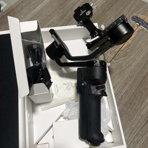 [淨擺極少用] 出售極新淨 dji rs3 mini [連falcam f38快拆] $800