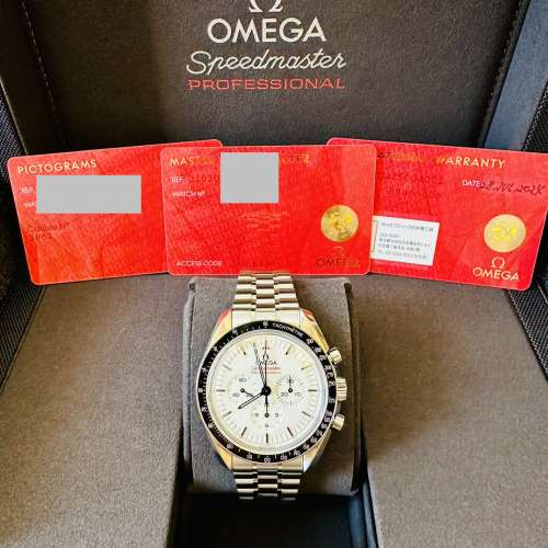 Omega -  Speedmaster white dial 白面310.30.42.50.04.001