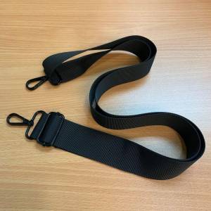 100%全新︰黑色尼龍肩帶一條