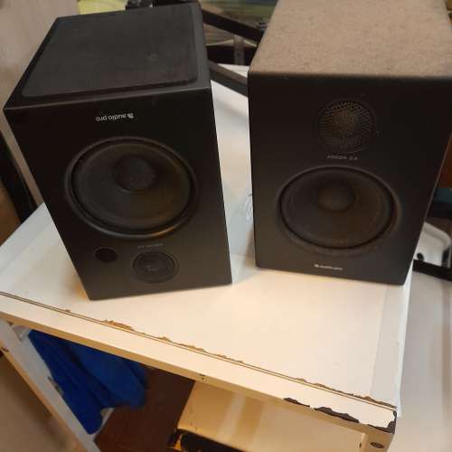 Audio pro adding six 黑色揚聲器'