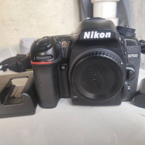 Nikon D7500