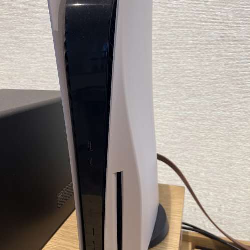 PS5 光碟版, 連兩手制