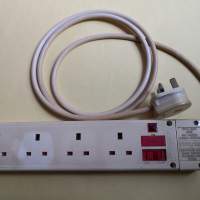 英國duraplug 四位拖板連開關制