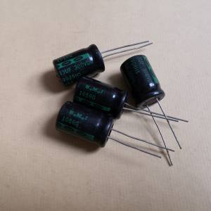 美國 BMI 300V 33UF 電容4個（思碧代工）