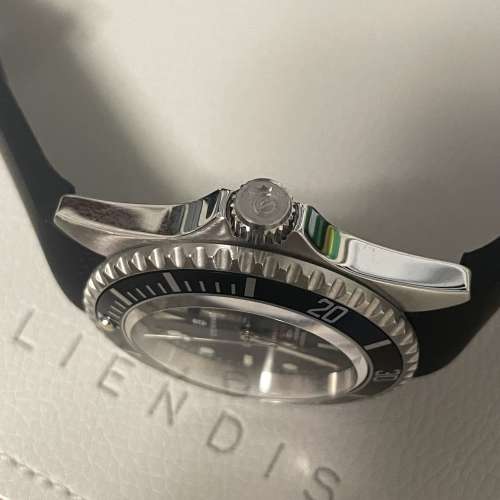 Steinhart ocean one red