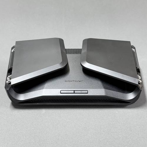 Netgear Nighthawk AXE7800 Tri-Band WiFi 6E Router RAXE300 支援 2500M 光纖寬頻