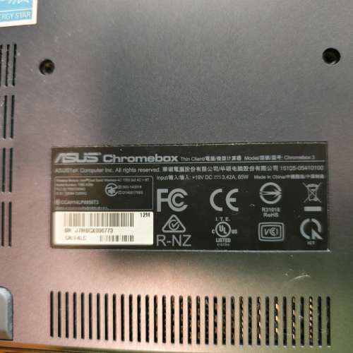 Asus 華碩小電腦，型號 Chromebox 3 Intel cpu 3865U 低電壓 cpu