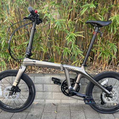 (全新消光黑藍色, 黑紅色 廠商都有貨啦) 全新款油剎 JAVA ARIA 18S ALTUS M2000變...