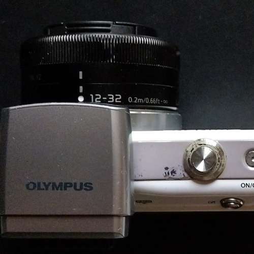 八成新少用 Olympus M43最輕盈嬌小型号 Pen Mini EPM 1 靚仔米白色机身只重265 gm ...