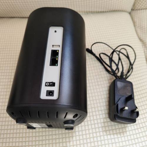 Linksys 領勢FGW3000 5G WiFi 6 AX3000 無線路由器。插電話卡用。