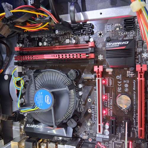 新機買入使用了3天 GA-B250M/i5 7500 CPU/8GB DDR4/1TB HDD/WiFi/Win10/機箱/火牛
