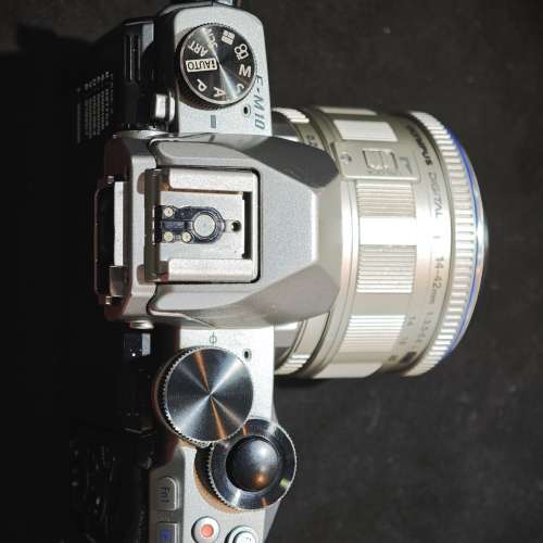 OLYMPUS E-M10 奧林巴斯 EM10  + 14-42 M43  功能正常 跟2電一充連肩帶 快門 19xxx...