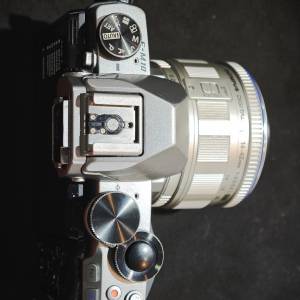 OLYMPUS E-M10 奧林巴斯 EM10  + 14-42 M43  功能正常 跟2電一充連肩帶 快門 19xxx...