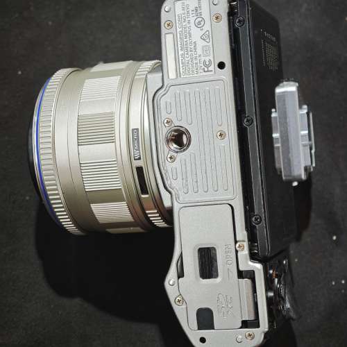 OLYMPUS E-M10 奧林巴斯 EM10  + 14-42 M43  功能正常 跟2電一充連肩帶 快門 19xxx...