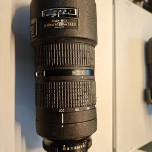 Nikon 80-200mm 1：2.8D