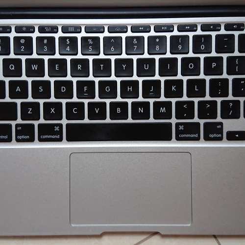 Apple MacBook Air/11.6&rdquo;LED/i5-3317U 1.70GHz/4GB DDR3 1600/256 GB M.2 SSD/80%New