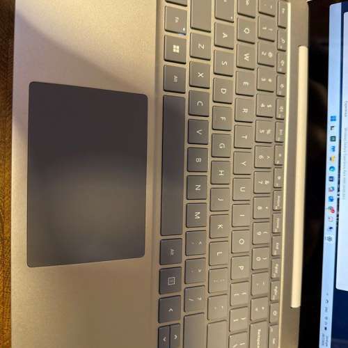 Microsoft Surface Laptop Go 2023 8GB Ram + 128GB SSD 有touch screen
