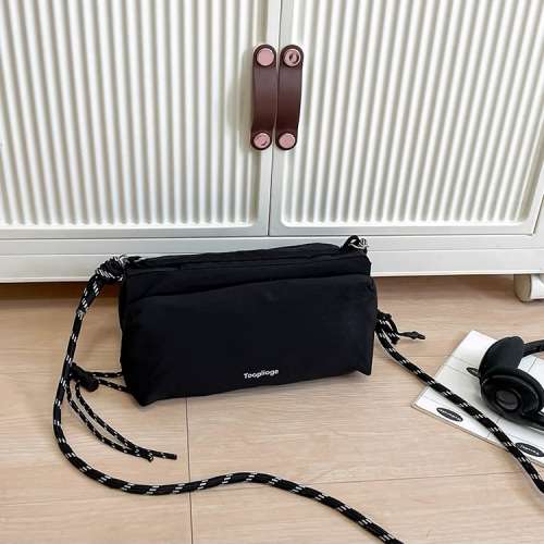 👝 Sling Pouch for mobile cross-body utility satchel Bag BLACK NEW 全新 單肩袋...
