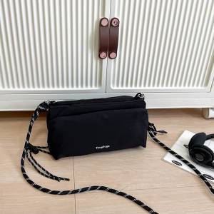 👝 Sling Pouch for mobile cross-body utility satchel Bag BLACK NEW 全新 單肩袋...