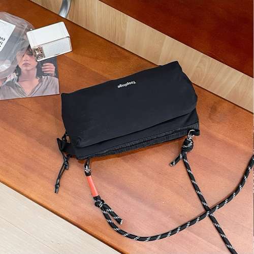 👝 Sling Pouch for mobile cross-body utility satchel Bag BLACK NEW 全新 單肩袋...