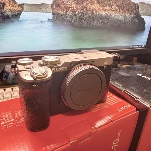 Sony a7cii + FE 20-70mm F4 G Lens 可散