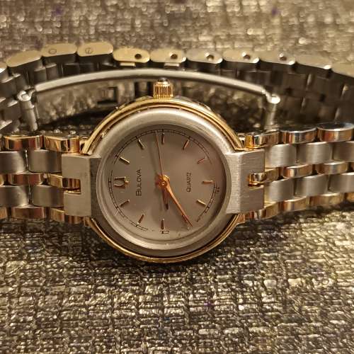 Bulova lady quartz watch.24mm size.watch only