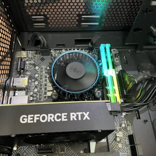 兩條一套有盒DDR4 8+8=16G   3600