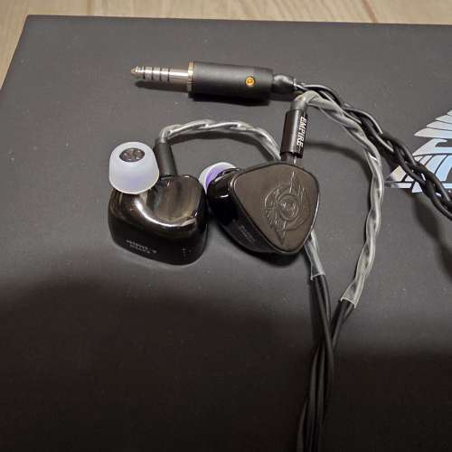 Empire ears Raven 全套有單有保