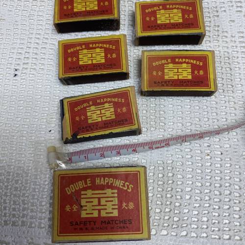 全取：懷舊雙喜火柴盒（有兩個有瑕疵)