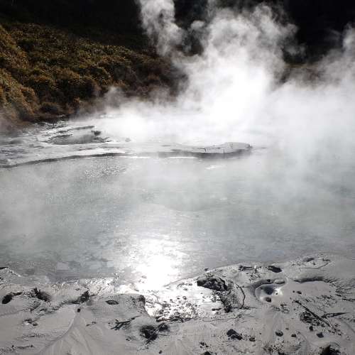 放Canon 7D連原廠摩打及一支SIGMA 17-70MM 2.8-4 OS HSM鏡及送一支騰龍16-300mm 3....