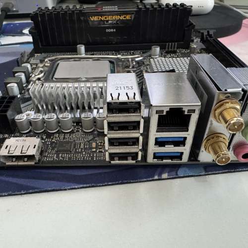 ASRock H610M-ITX/eDP主板連cpu ram