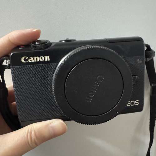 Canon M100