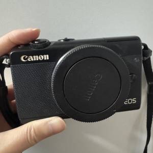 Canon M100