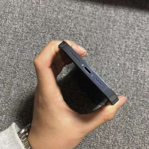 iPhone 13 pro max 1tb 電池效能96 ％，送Magsafe Case及玻璃貼