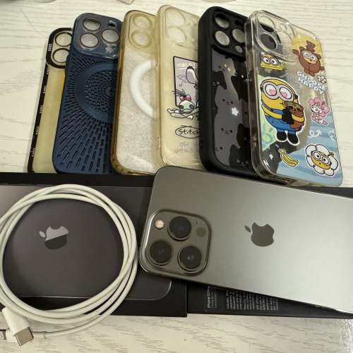 (香港行貨) iPhone 13 pro 128GB 極新幾乎無花 全原裝有盒有原裝線 送一堆機套 石墨...