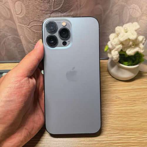 iPhone 13 pro max 1tb 天峰藍色 電池效能96 ％，送Magsafe Case及玻璃貼