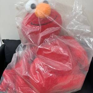 100% NEW - Sesame Street 巨型 Elmo 毛公仔 - KAWS & 芝麻街