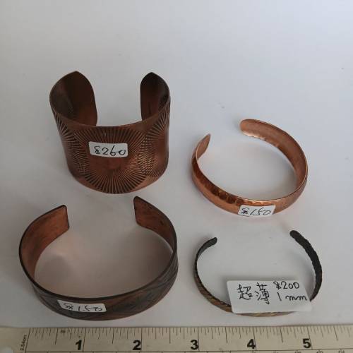 半價清貨， 一手四隻紅铜手鈪市場罕有，  自用或收藏佳品，四隻原價共售760元，現...