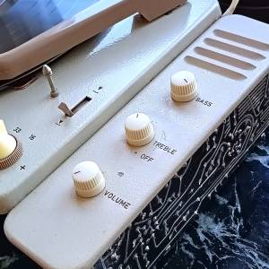 飛利浦手提黑膠唱片機