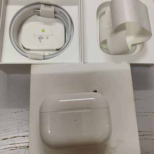 99%New Apple AirPods Pro 2 MagSafe Case (USB-C) MTJV3, Apple care+ 31-7-2027