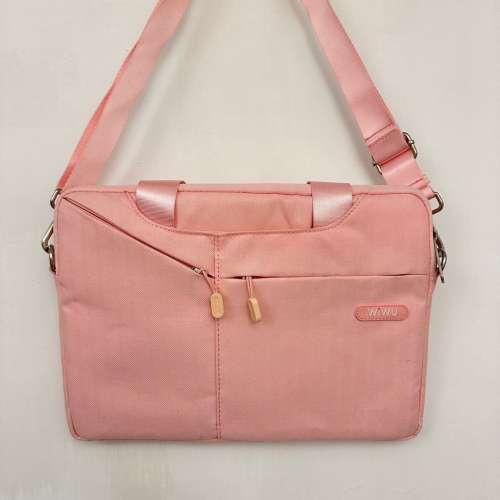 95% NEW - 粉紅色iPad/電腦袋 Pink iPad/Laptop Shoulder HandBag