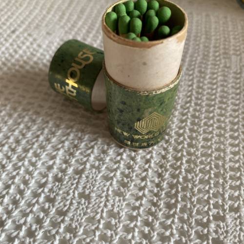 收藏品：新世界大酒店火柴盒（圓柱型）