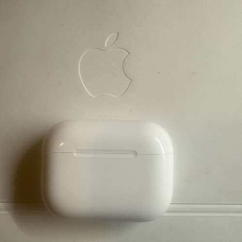 AirPods Pro 3 充電盒 購自Apple store 有單保養11/2026