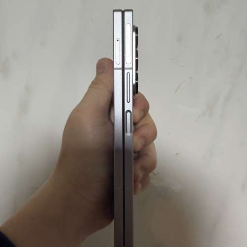 全網最平🔥Samsung galaxy fold 6 12+512美版單卡+esim銀色可換iphone或ipad