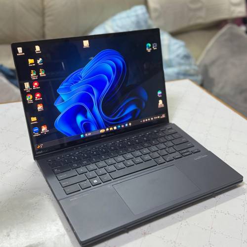 Asus Zenbook Duo 雙螢幕筆記型電腦