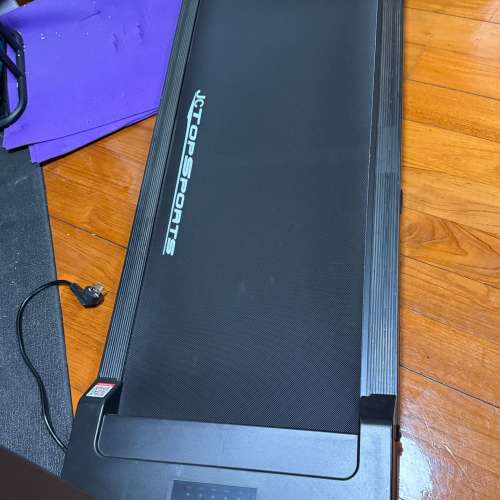 家用跑步機 接近全新,家人買回來少用