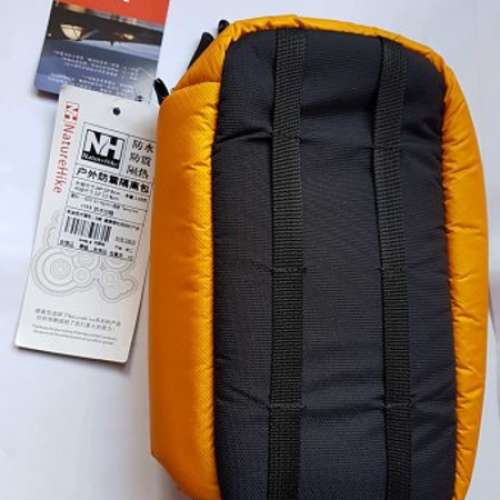 全新 Naturehike 户外防震防水/隔熱收納包 ~ 黃色